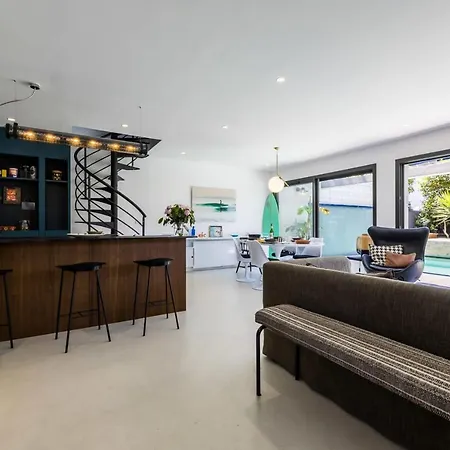 Beach House Keyweek Pool Villa *