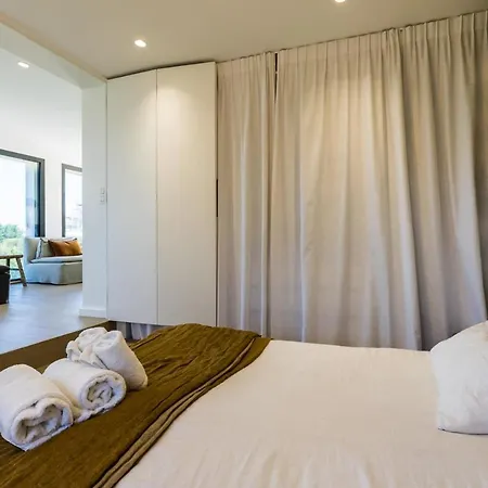 Beach House Keyweek Pool Villa *